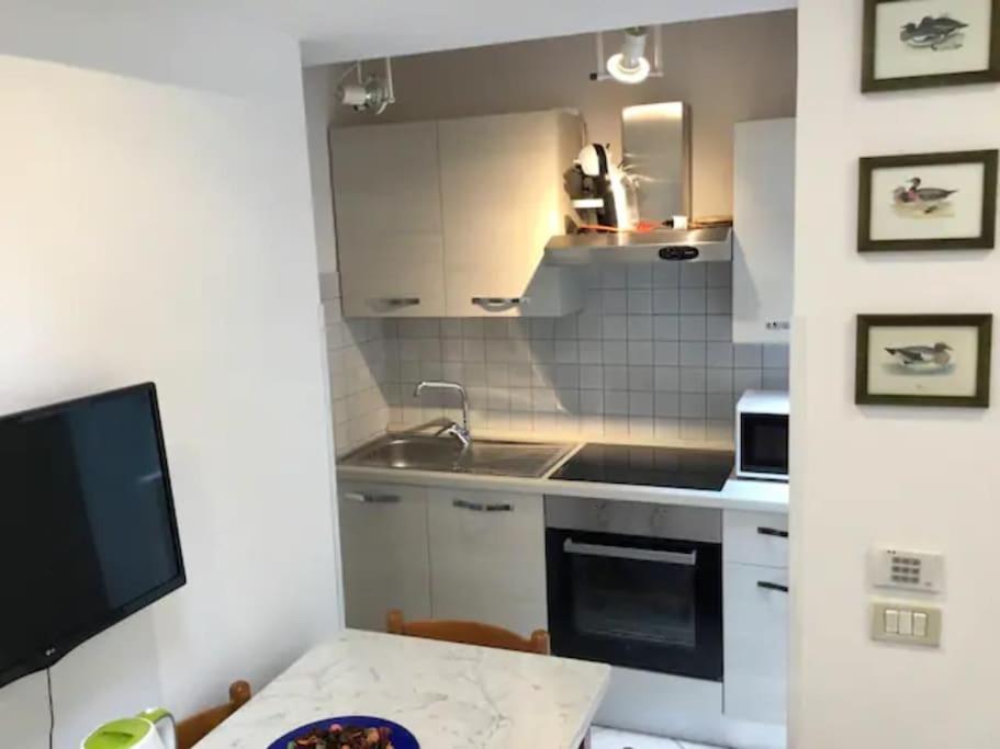 Apartment Close Guglie Bridge Venesia Bagian luar foto